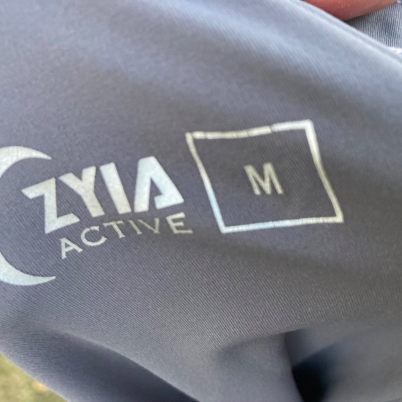 Price dropped! Super cozy, comfy, cute Zyia Active Peak Joggers Size M Grey - Picture 2 of 5